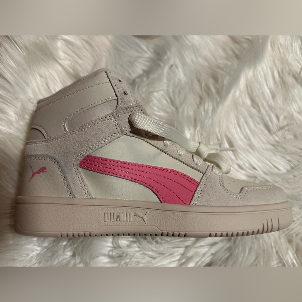 Puma Beige High-Top Sneakers with Pink Formstrip